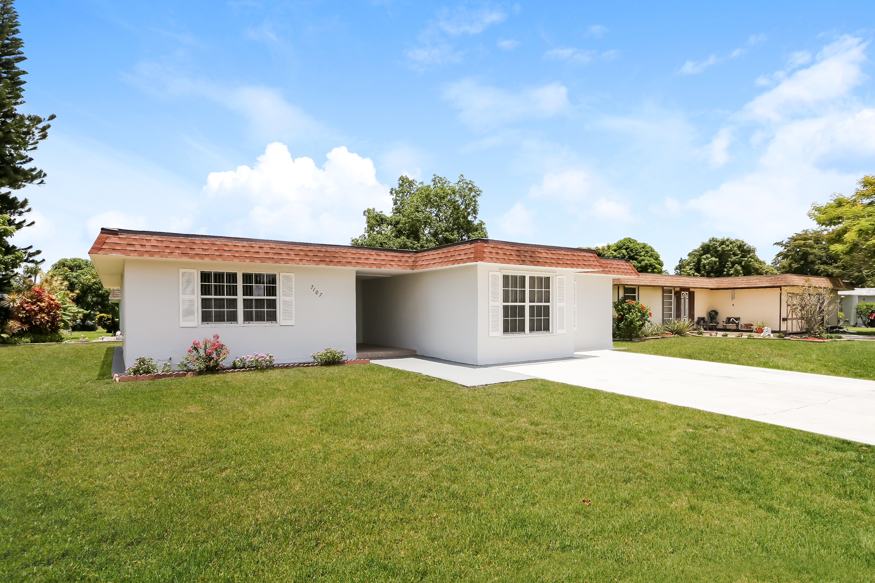 7107 NW 66th St Tamarac, FL 33321